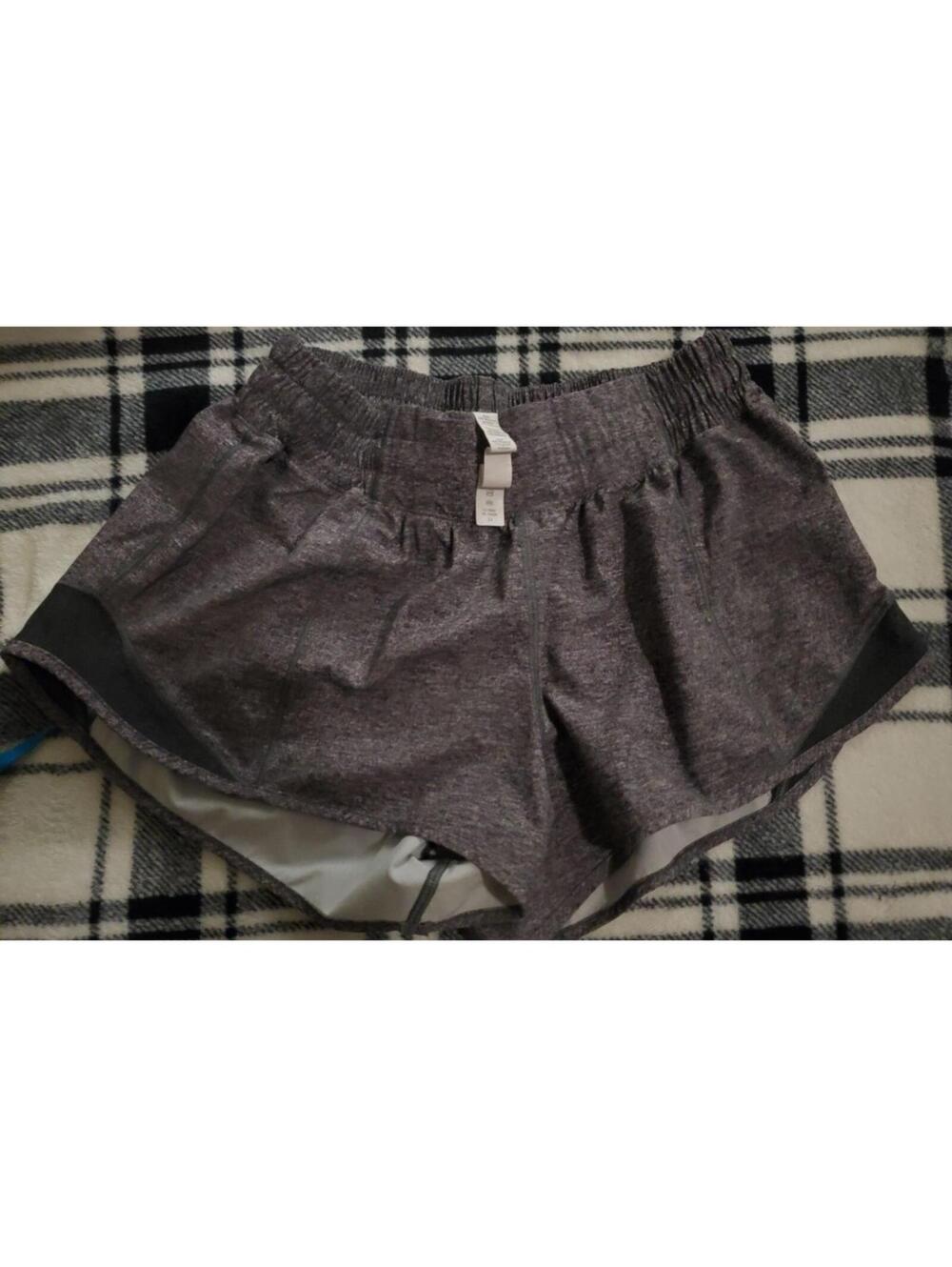 Lululemon hotty hot  brown zip  Running Shorts Sz 6